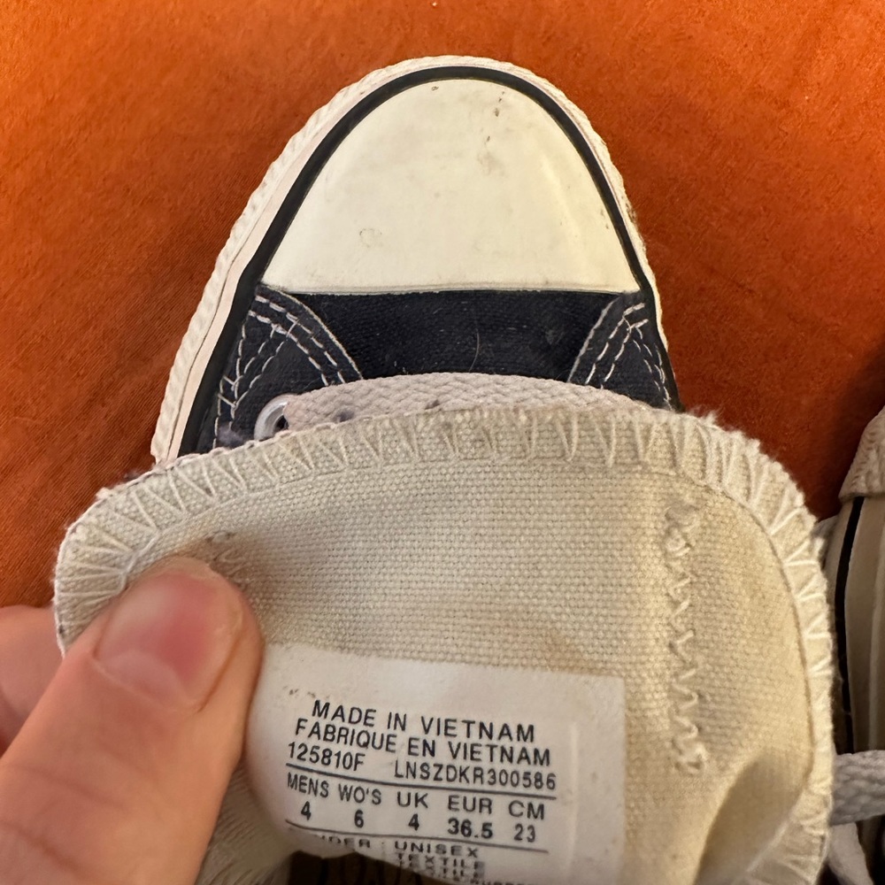 Converse - Picture 3 of 3